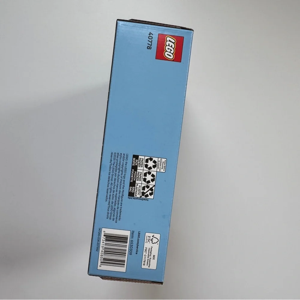 LEGO Winter Gazebo 245pcs Limited Edition 40778 - Picture 3 of 6